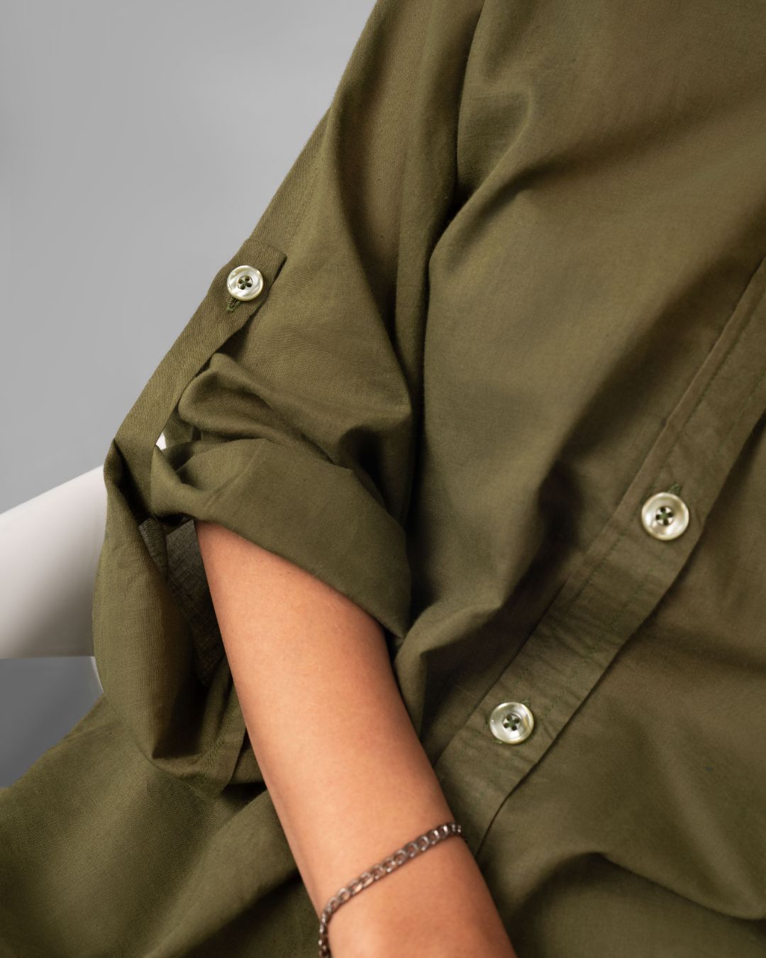 Green lawn shirt with collar and fold-up sleeves - ELYRA