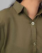 Olive lawn shirt close-up detail - ELYRA