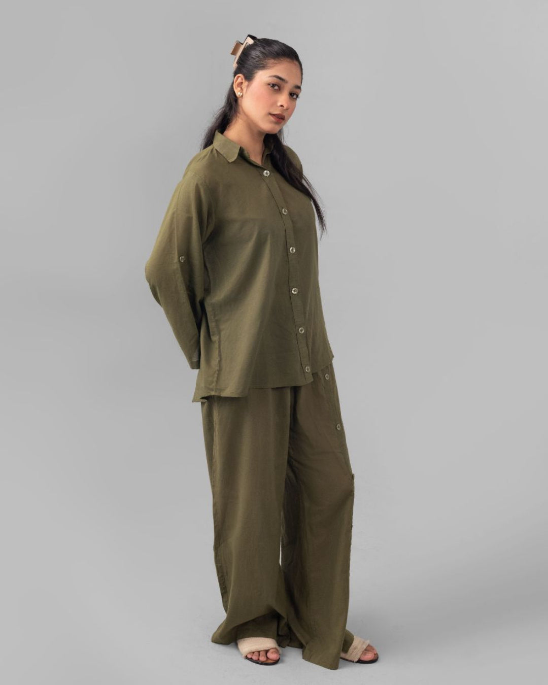 Green lawn trousers with side pockets - ELYRA